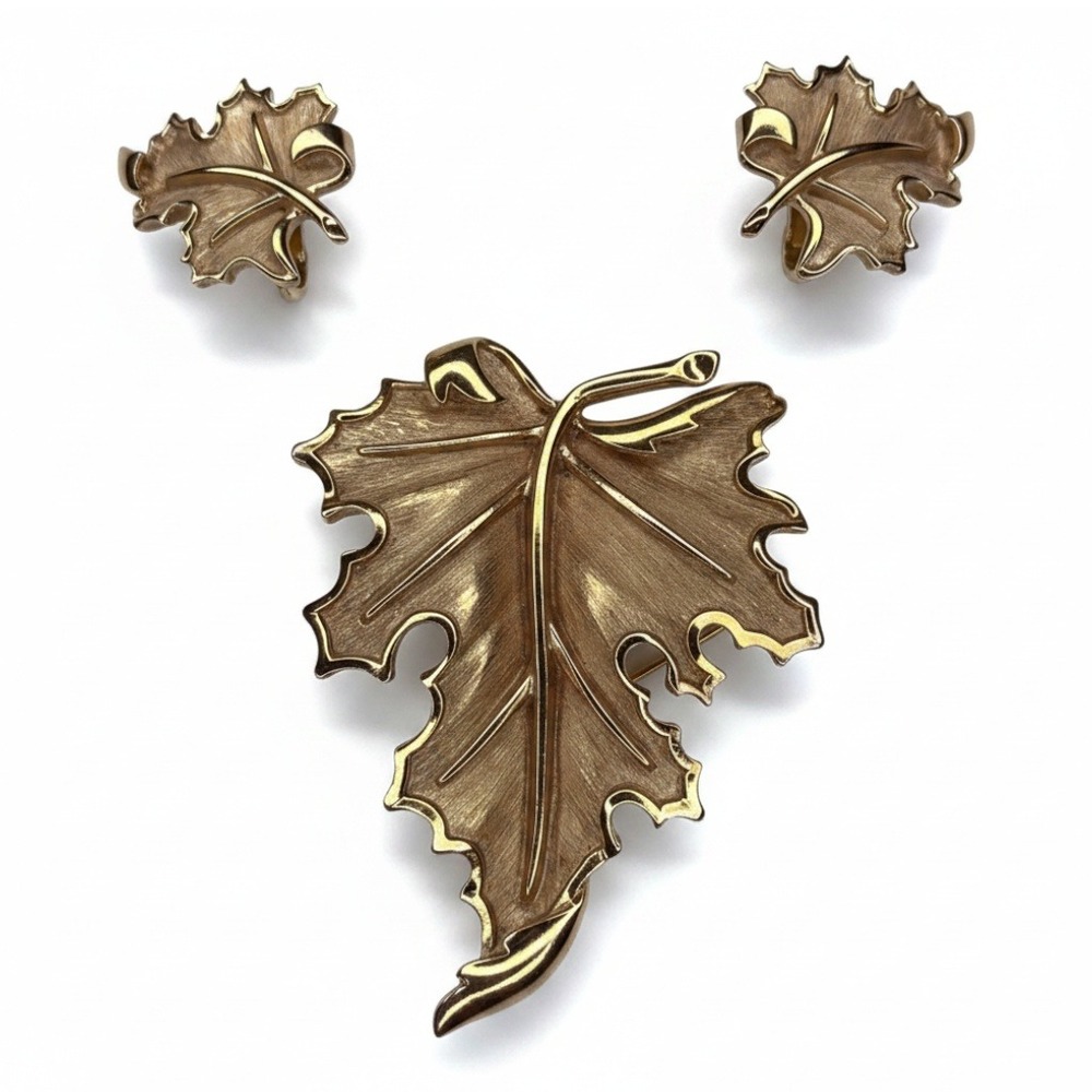 Trifari Brooch Earring Set Gold Tone Maple Leaf Textured Vintage Jewelry